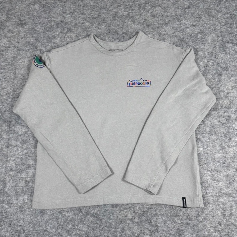 Patagonia Light Gray Long Sleeve Tee with Small Logo